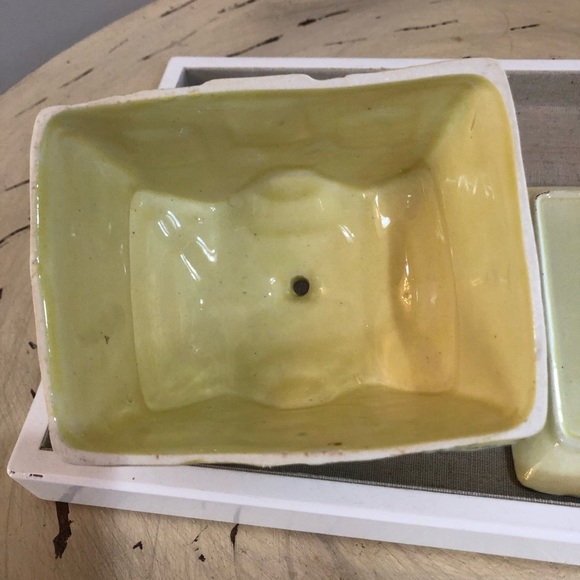 Keele St. Pottery, pre 1947, covered butter or cheese plate - Picture 10 of 12